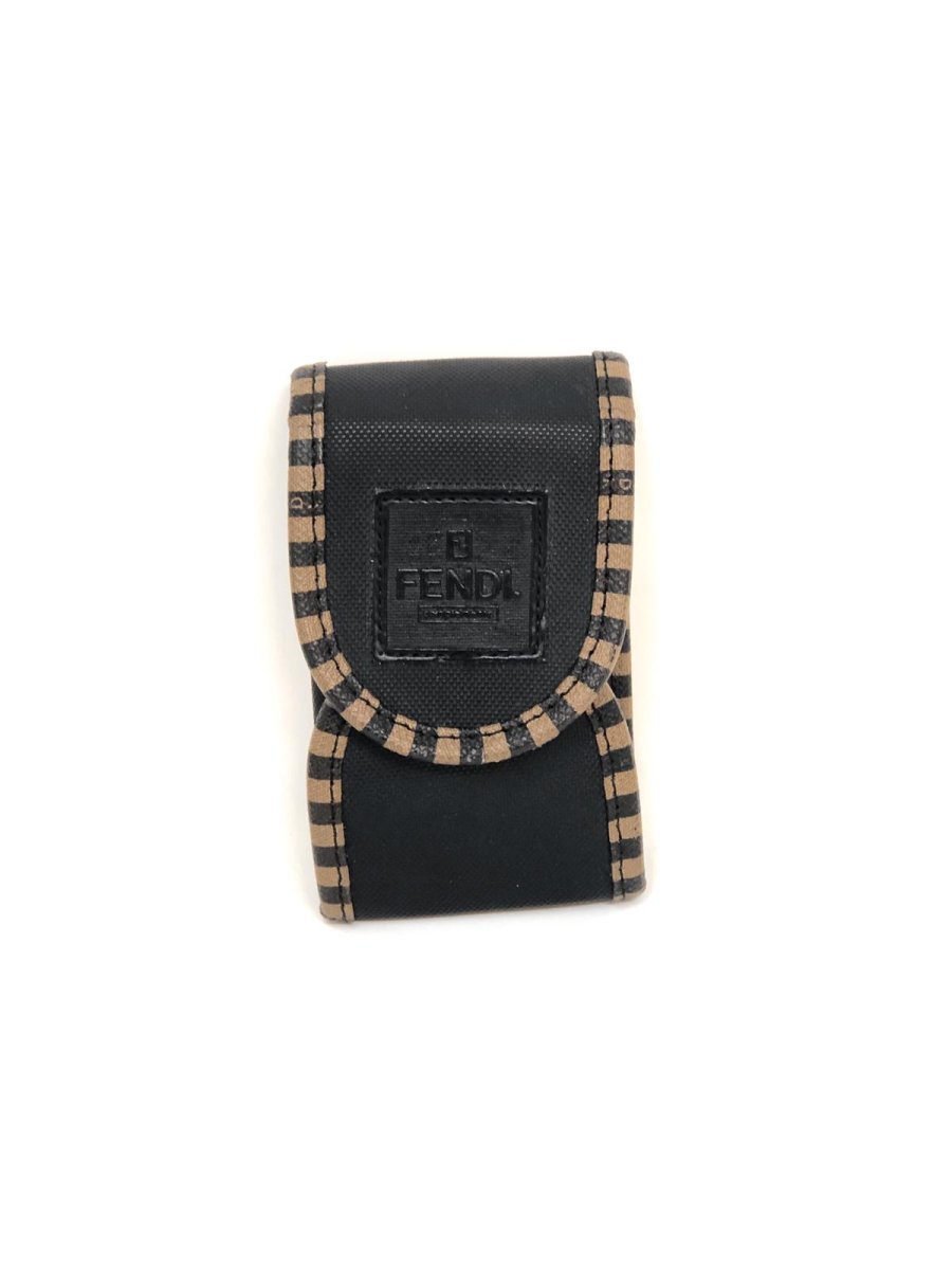 Fendi porta sigarette o fazzoletti